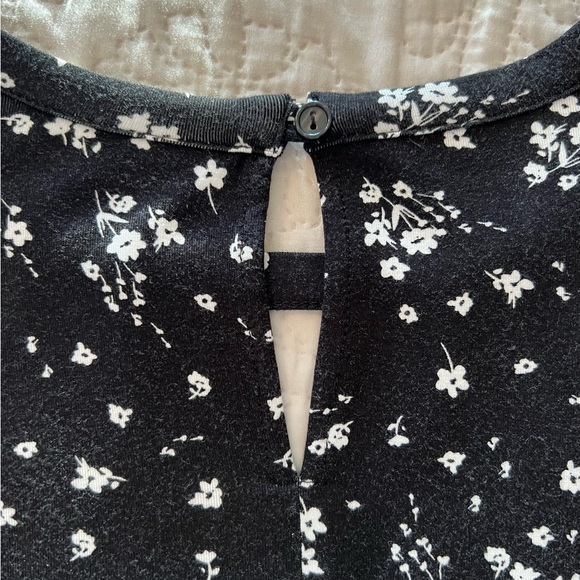 SO black and white print top - Picture 3 of 5